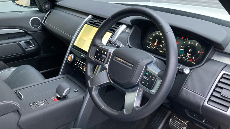 Land Rover Discovery 3.0 D300 Dynamic HSE 5dr Auto Diesel Station Wagon